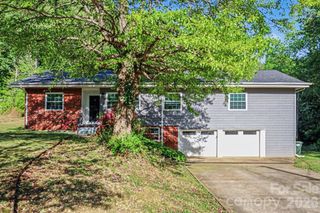 2330 18th Street NE, Hickory, NC 28601