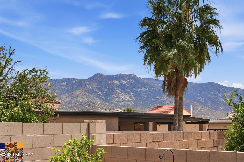 38187 S Silverwood Drive, Tucson, AZ 85739