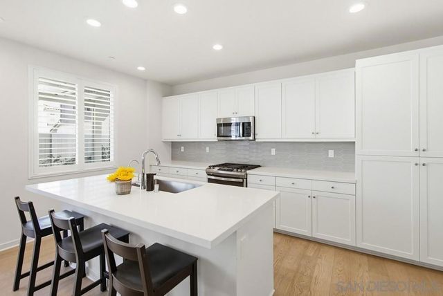 27740 Heritage Lane, Valley Center, CA 92082