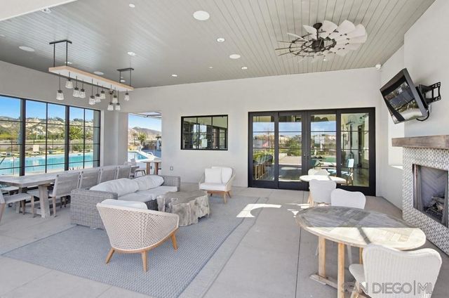 27740 Heritage Lane, Valley Center, CA 92082