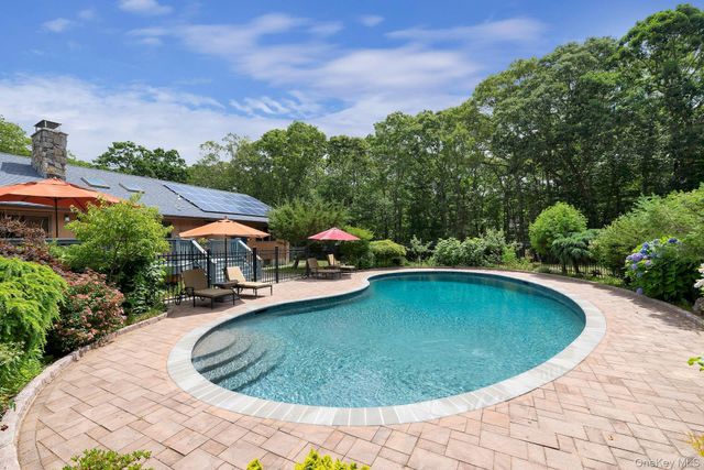 2905 Private Road, East Marion, NY 11939
