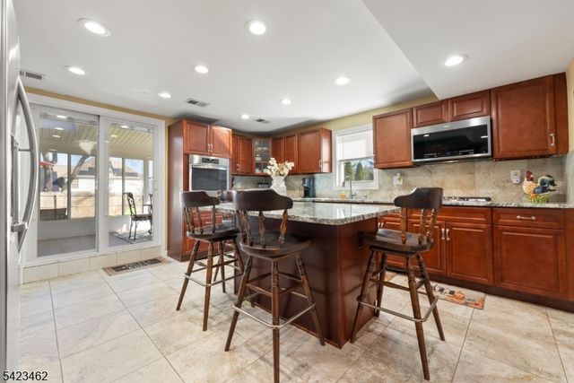 1328 Yurgel Dr, South Plainfield Boro, NJ 07080