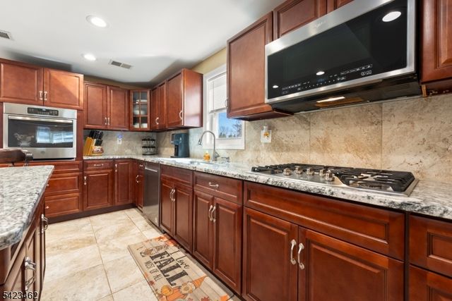 1328 Yurgel Dr, South Plainfield Boro, NJ 07080