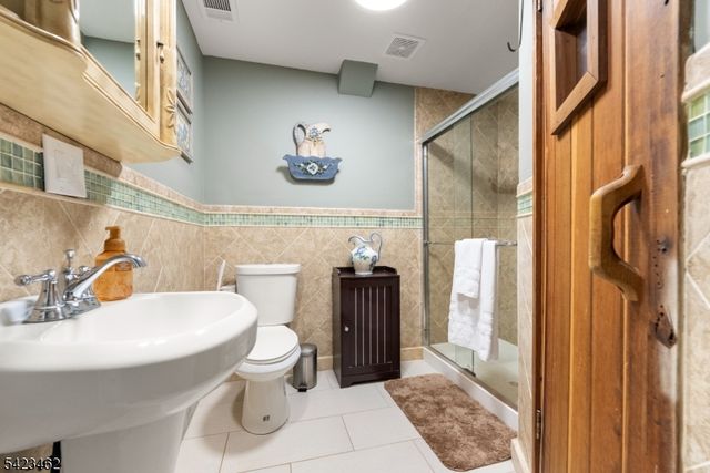 1328 Yurgel Dr, South Plainfield Boro, NJ 07080