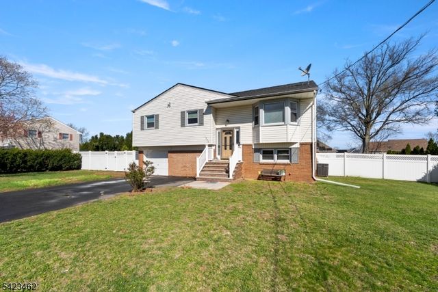 1328 Yurgel Dr, South Plainfield Boro, NJ 07080
