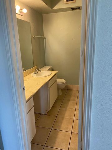 4649 Wild Indigo Street Street 337, Houston, TX 77027