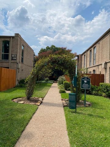 4649 Wild Indigo Street Street 337, Houston, TX 77027