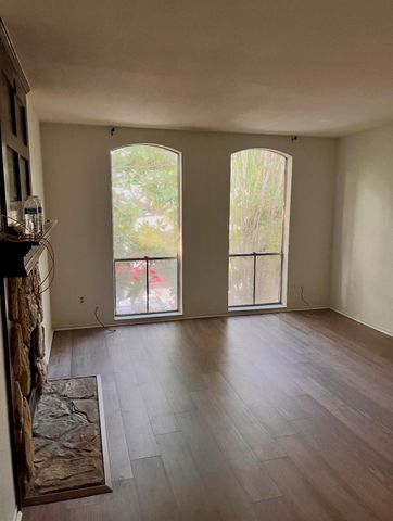 4649 Wild Indigo Street Street 337, Houston, TX 77027