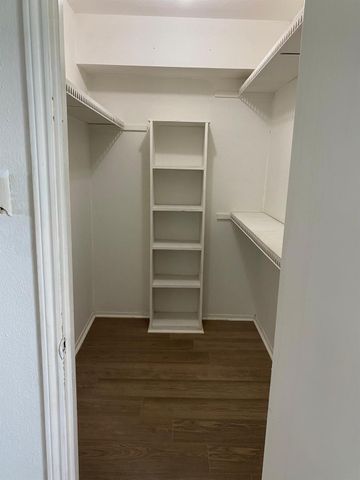 4649 Wild Indigo Street Street 337, Houston, TX 77027