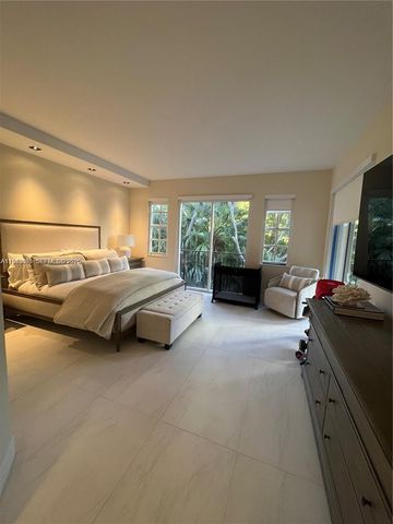 3900 Island Blvd B308, Aventura, FL 33160