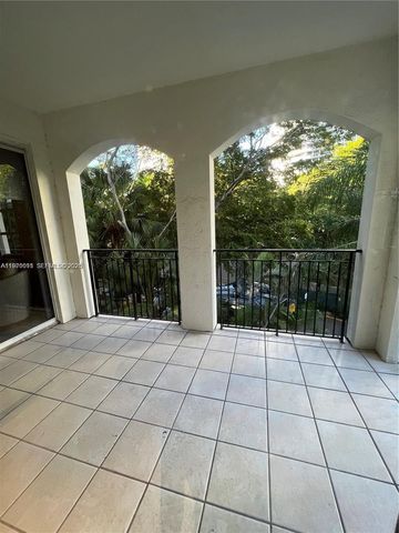 3900 Island Blvd B308, Aventura, FL 33160