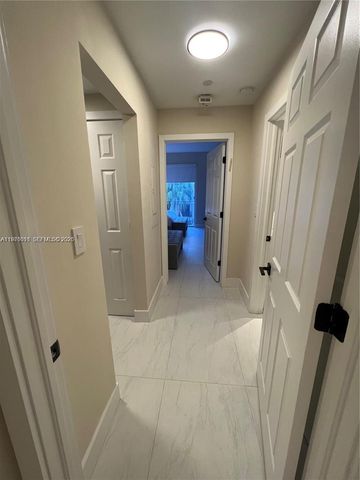 3900 Island Blvd B308, Aventura, FL 33160