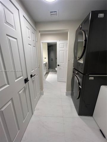 3900 Island Blvd B308, Aventura, FL 33160