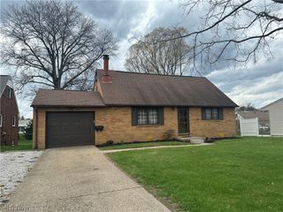 545 NW Royer Avenue NW, North Canton, OH 44720
