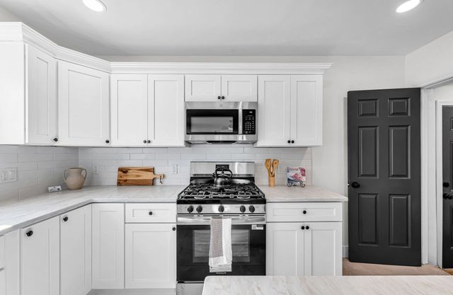 115 Saint James Ave, Chicopee, MA 01020