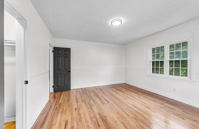 115 Saint James Ave, Chicopee, MA 01020