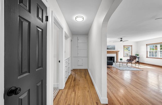 115 Saint James Ave, Chicopee, MA 01020