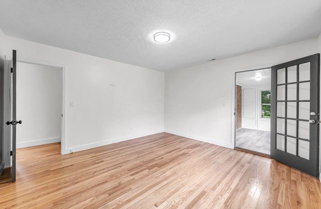 115 Saint James Ave, Chicopee, MA 01020