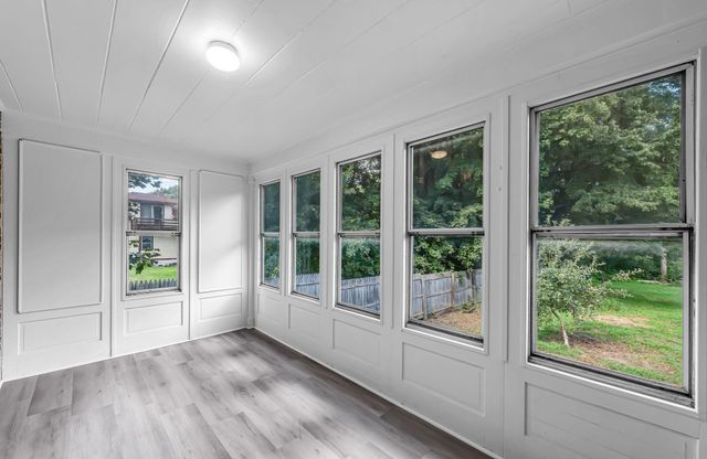 115 Saint James Ave, Chicopee, MA 01020