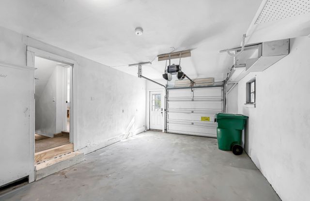 115 Saint James Ave, Chicopee, MA 01020