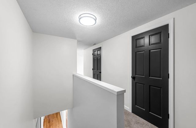 115 Saint James Ave, Chicopee, MA 01020