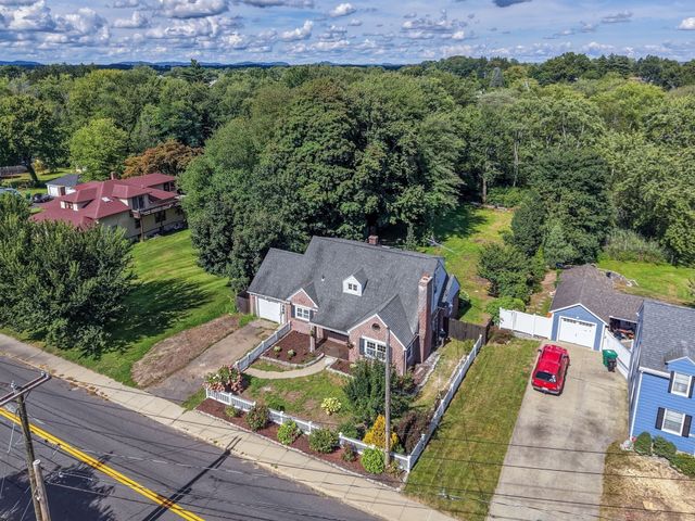 115 Saint James Ave, Chicopee, MA 01020