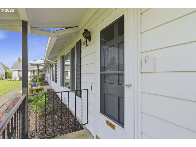 618 Ne FLEMING Ave, Gresham, OR 97030