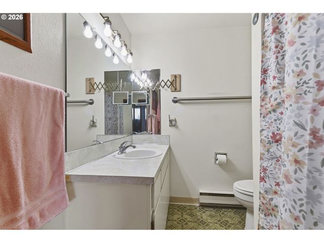 618 Ne FLEMING Ave, Gresham, OR 97030