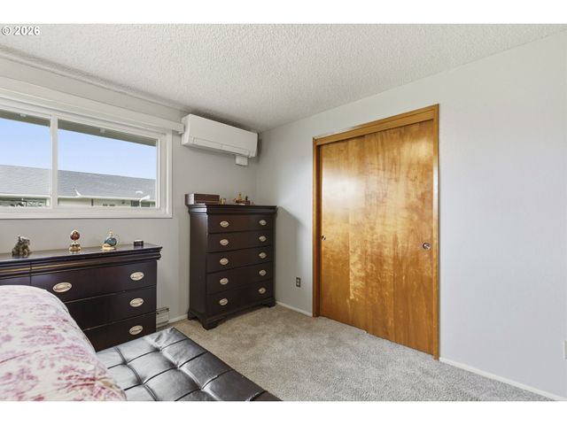 618 Ne FLEMING Ave, Gresham, OR 97030