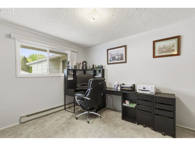 618 Ne FLEMING Ave, Gresham, OR 97030