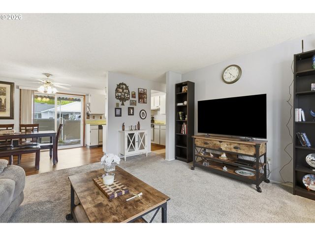 618 Ne FLEMING Ave, Gresham, OR 97030