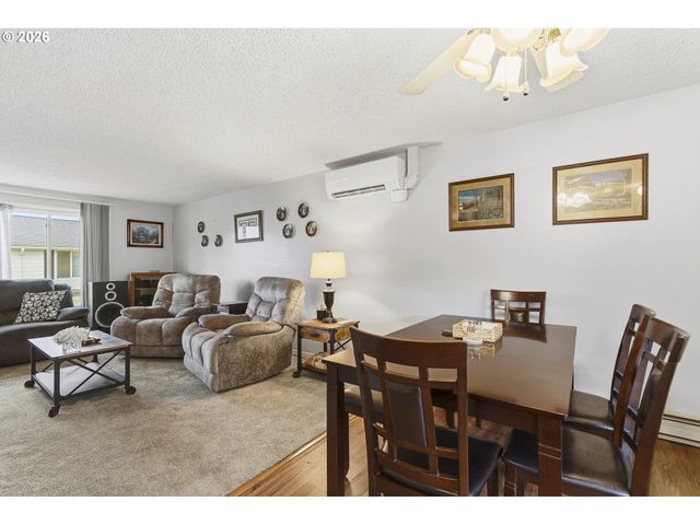 618 Ne FLEMING Ave, Gresham, OR 97030