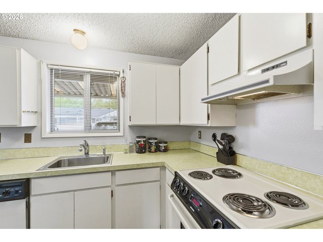 618 Ne FLEMING Ave, Gresham, OR 97030