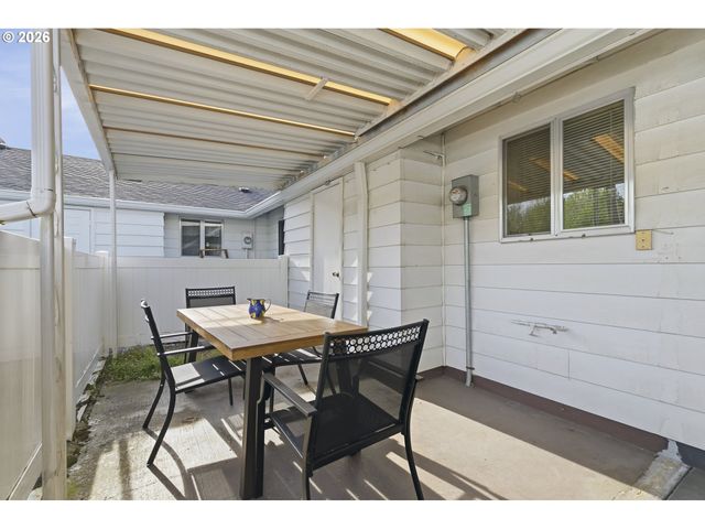 618 Ne FLEMING Ave, Gresham, OR 97030