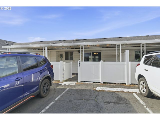 618 Ne FLEMING Ave, Gresham, OR 97030
