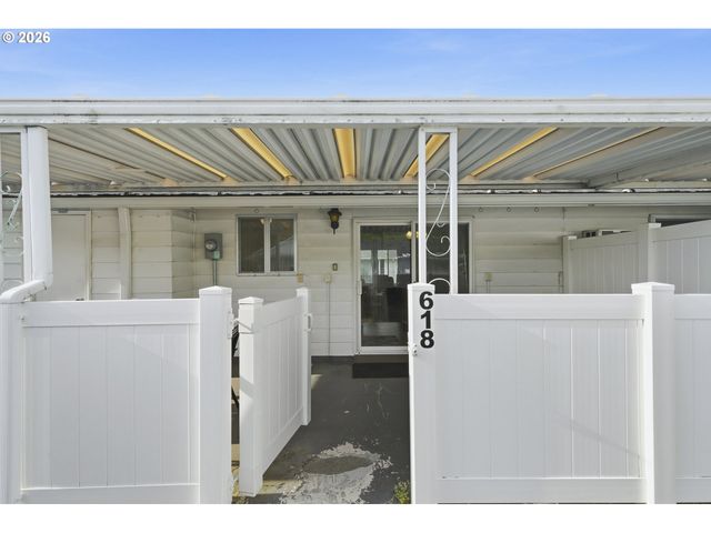 618 Ne FLEMING Ave, Gresham, OR 97030