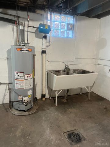 1756 Carll Street, Cincinnati, OH 45225