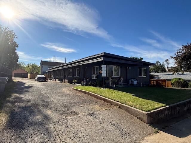 1170 Orange Avenue, Redding, CA 96001