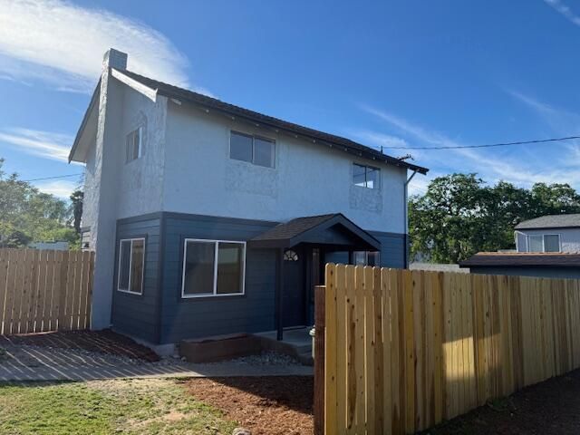 1170 Orange Avenue, Redding, CA 96001