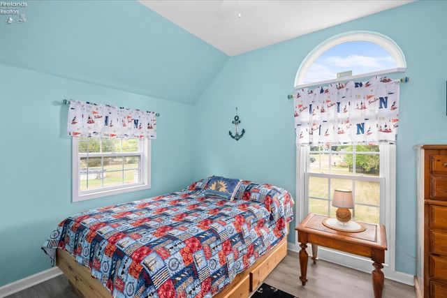 W 515 2nd Street, Port Clinton, OH 43452