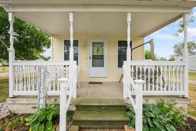 W 515 2nd Street, Port Clinton, OH 43452