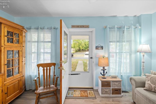 W 515 2nd Street, Port Clinton, OH 43452
