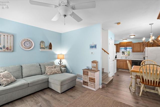 W 515 2nd Street, Port Clinton, OH 43452