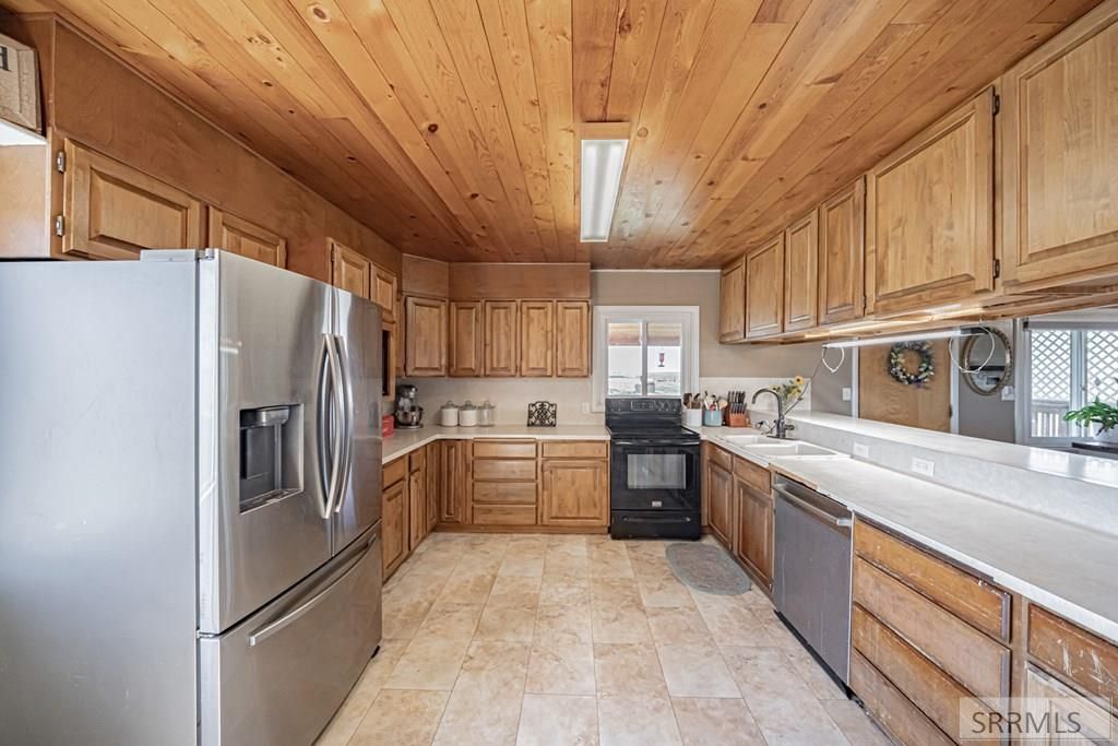 Image 14 of property listing at 1235 W Hwy 26, Blackfoot, ID 83221