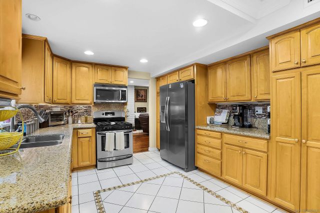 690 False Point Ct, Chula Vista, CA 91911