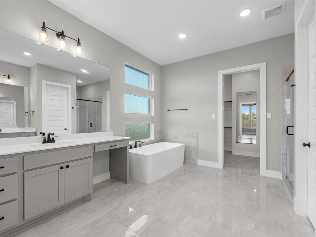 Image 11 of property listing at 2627 Crown Ridge Drive, Missouri City, TX 77459