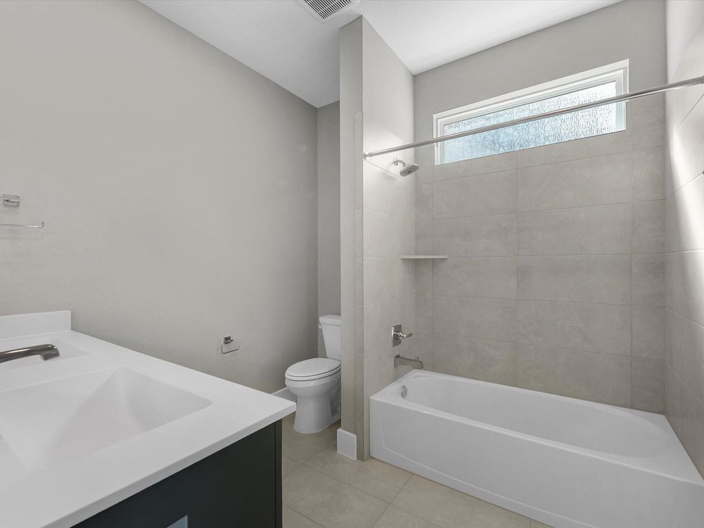 Image 15 of property listing at 2627 Crown Ridge Drive, Missouri City, TX 77459