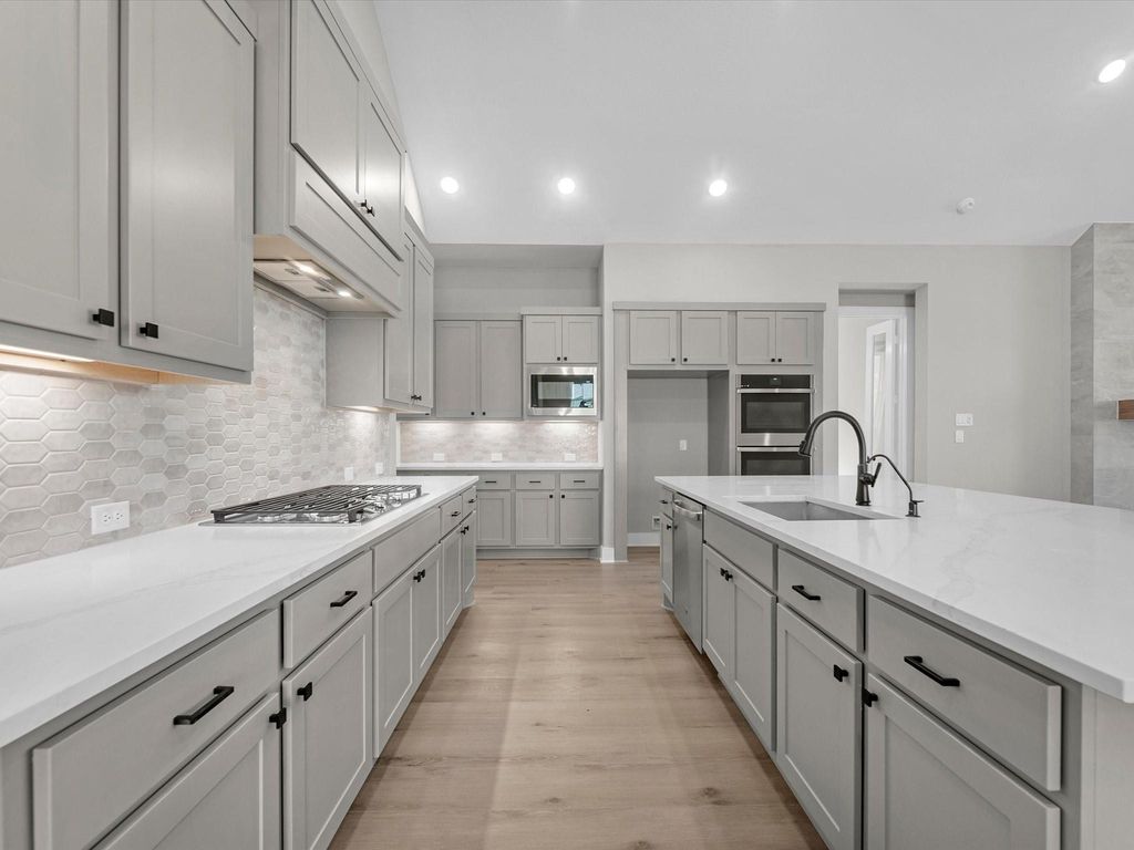 Image 3 of property listing at 2627 Crown Ridge Drive, Missouri City, TX 77459
