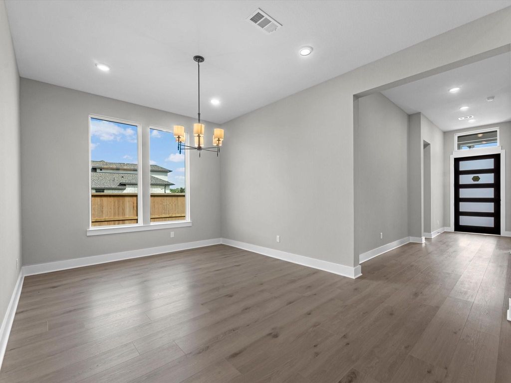 Image 5 of property listing at 2627 Crown Ridge Drive, Missouri City, TX 77459