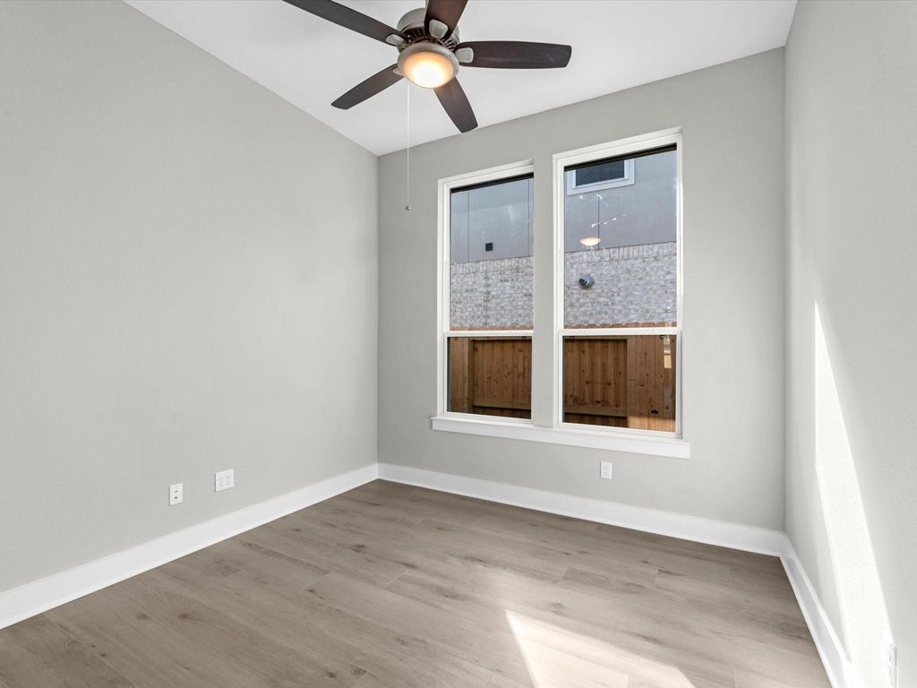 Image 6 of property listing at 2627 Crown Ridge Drive, Missouri City, TX 77459